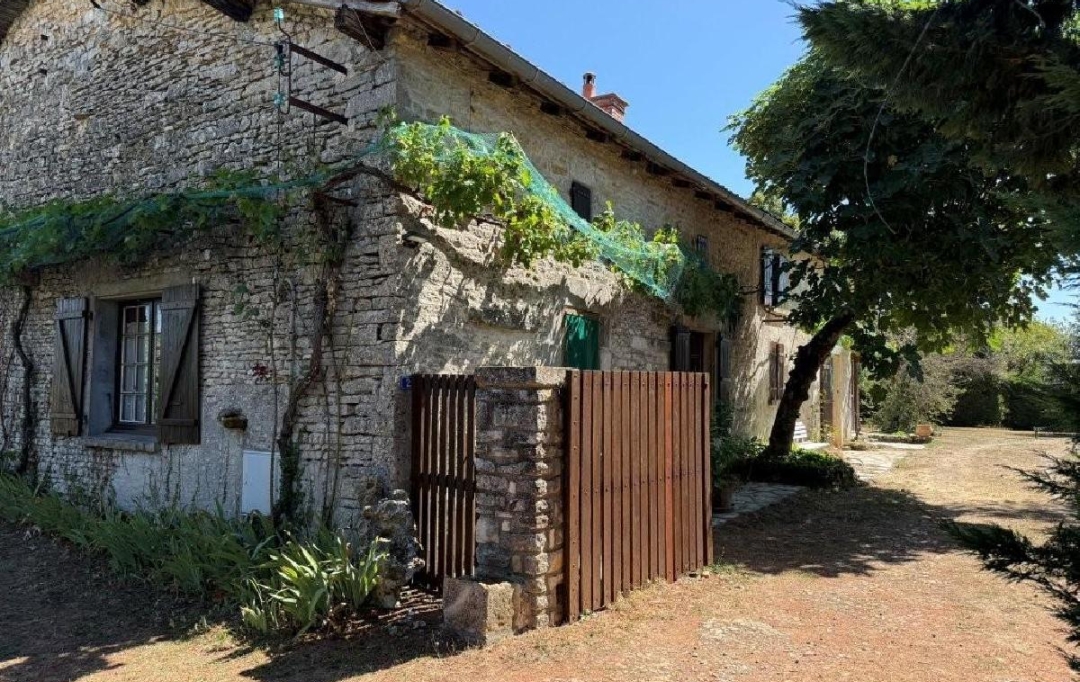 AGENCE TIC RUFFEC : Maison / Villa | CHAMPAGNE-MOUTON (16350) | 136 m2 | 112 900 &euro; 