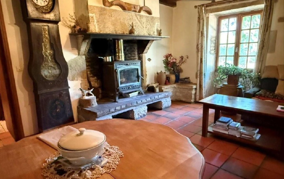 AGENCE TIC RUFFEC : Maison / Villa | CHAMPAGNE-MOUTON (16350) | 136 m2 | 112 900 &euro; 