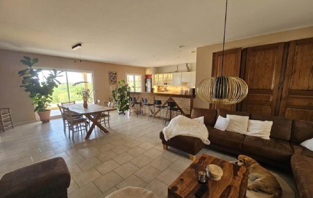 AGENCE TIC RUFFEC : Maison / Villa | NANTEUIL-EN-VALLEE (16700) | 142 m2 | 265 950 &euro; 