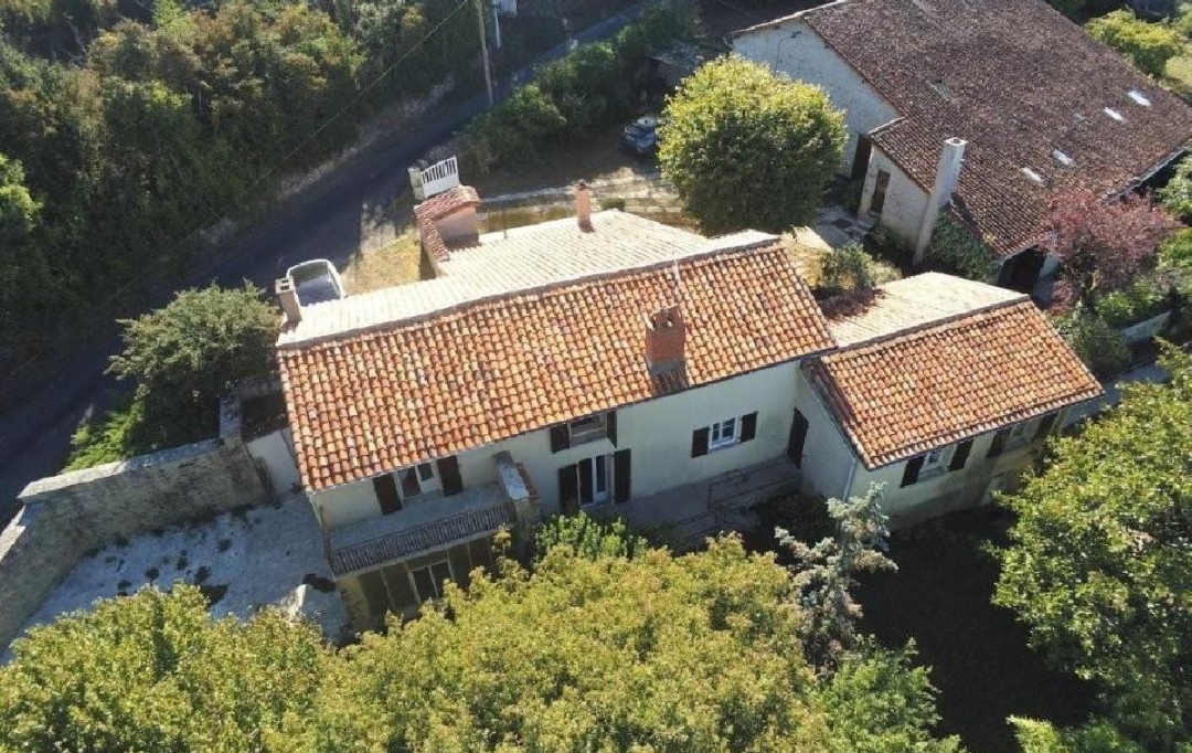 AGENCE TIC RUFFEC : Maison / Villa | RUFFEC (16700) | 172 m2 | 149 950 &euro; 