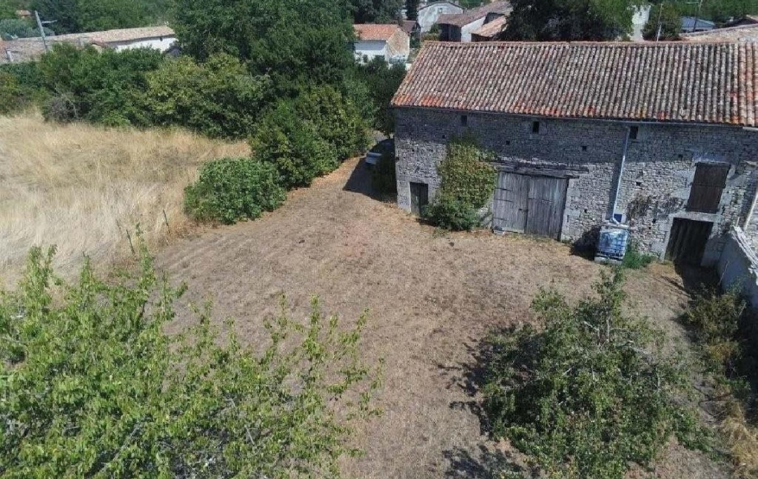 AGENCE TIC RUFFEC : Maison / Villa | RUFFEC (16700) | 107 m2 | 34 000 &euro; 