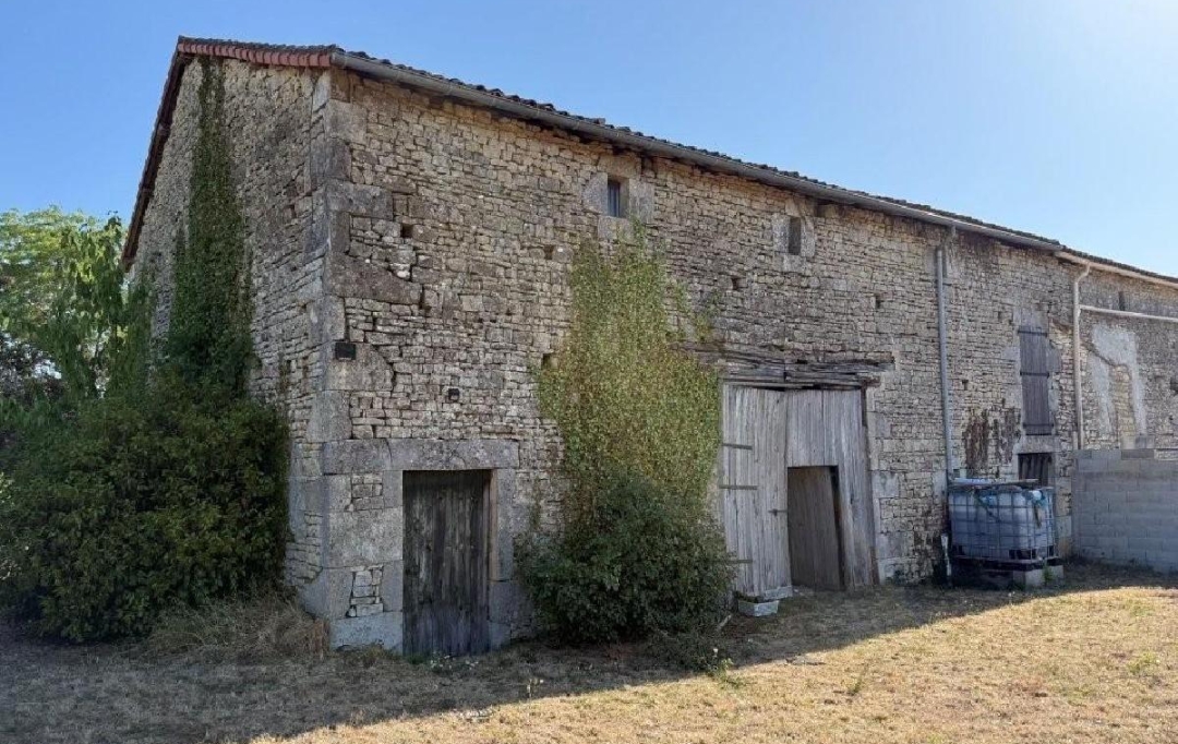 AGENCE TIC RUFFEC : Maison / Villa | RUFFEC (16700) | 107 m2 | 34 000 &euro; 