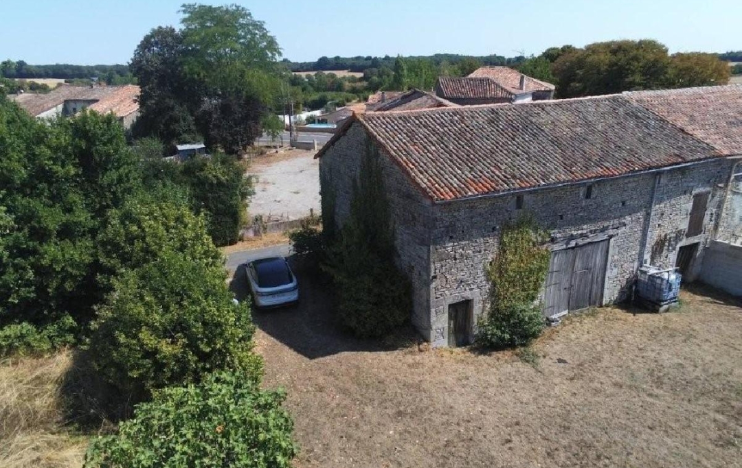 AGENCE TIC RUFFEC : Maison / Villa | RUFFEC (16700) | 107 m2 | 34 000 &euro; 