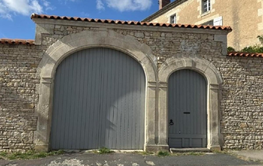 AGENCE TIC RUFFEC : Maison / Villa | CHAMPAGNE-MOUTON (16350) | 320 m2 | 347 360 &euro; 