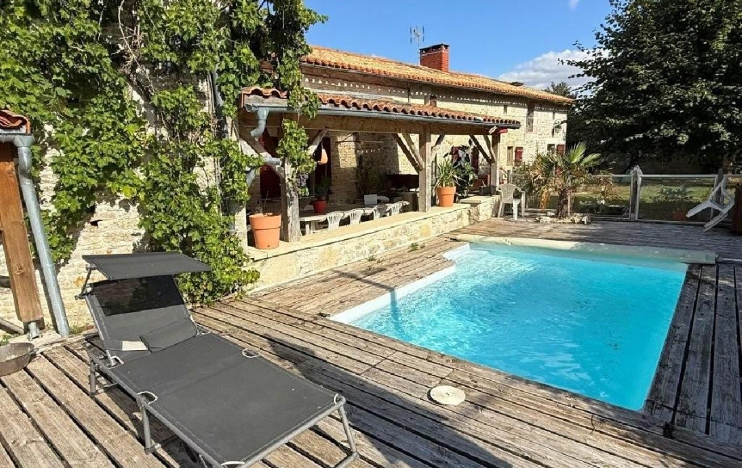 AGENCE TIC RUFFEC : Maison / Villa | SAUZE-VAUSSAIS (79190) | 149 m2 | 191 490 &euro; 