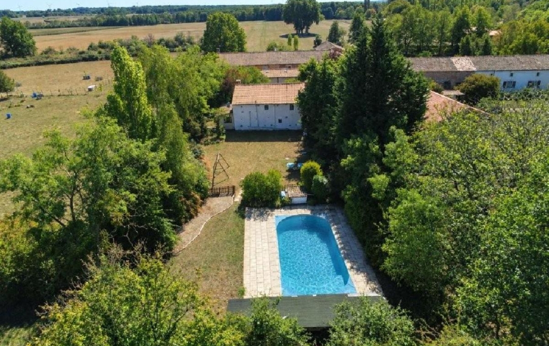 AGENCE TIC RUFFEC : Maison / Villa | SAUZE-VAUSSAIS (79190) | 312 m2 | 297 870 &euro; 