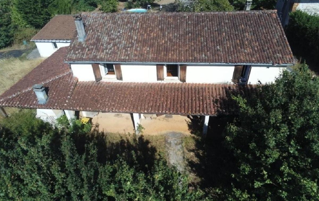 AGENCE TIC RUFFEC : Maison / Villa | NANTEUIL-EN-VALLEE (16700) | 201 m2 | 147 970 &euro; 