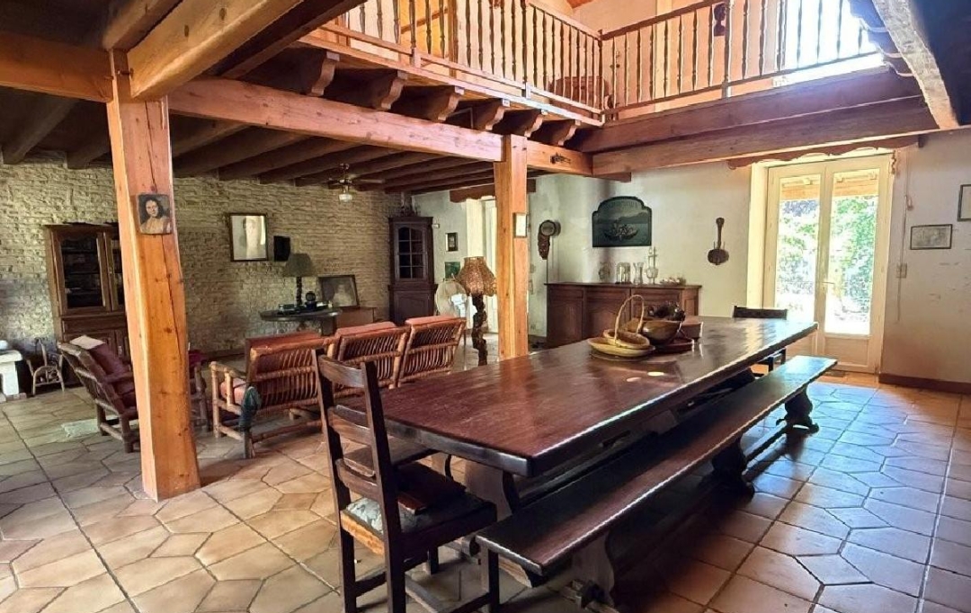 AGENCE TIC RUFFEC : Maison / Villa | NANTEUIL-EN-VALLEE (16700) | 201 m2 | 147 970 &euro; 