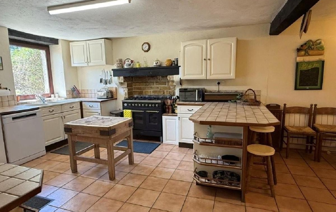 AGENCE TIC RUFFEC : House | CIVRAY (86400) | 240 m2 | 368 400 &euro; 