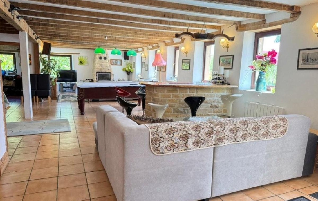 AGENCE TIC RUFFEC : House | CIVRAY (86400) | 240 m2 | 368 400 &euro; 