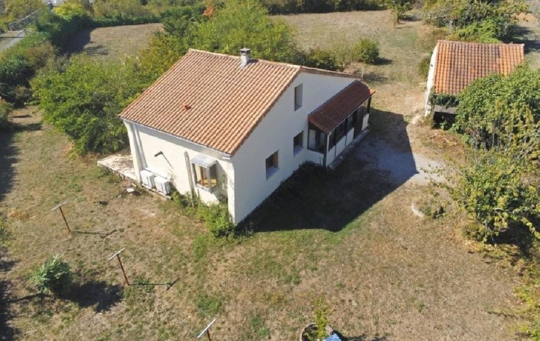 AGENCE TIC RUFFEC : Maison / Villa | VERTEUIL-SUR-CHARENTE (16510) | 104 m2 | 199 950 &euro; 