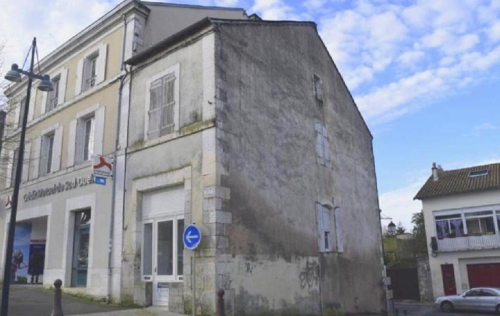 Maison RUFFEC 88 m2 53 000 € Maison RUFFEC 88 m2 53 000 €