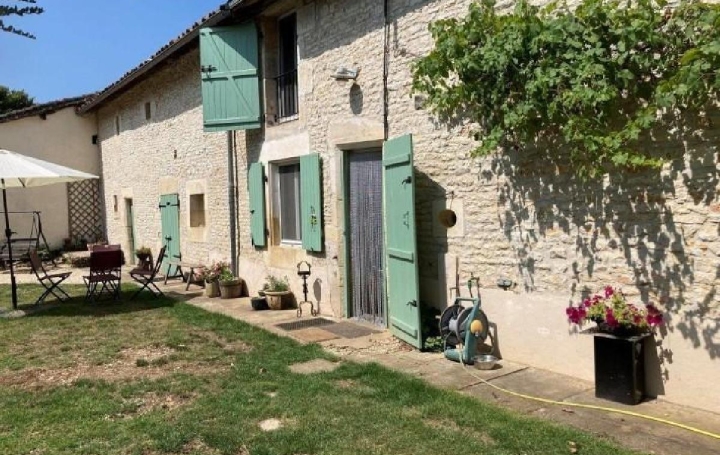 Maison CIVRAY 202 m2 299 900 € Maison CIVRAY 202 m2 299 900 €