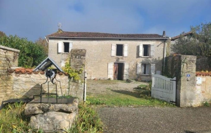 Maison RUFFEC 208 m2 85 000 € Maison RUFFEC 208 m2 85 000 €