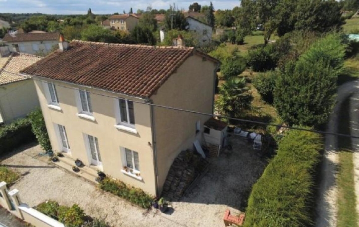 Maison   CHARROUX  96 m2 99 950 € 
