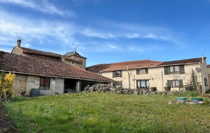 Maison   SAINT-CLAUD  312 m2 141 925 € 