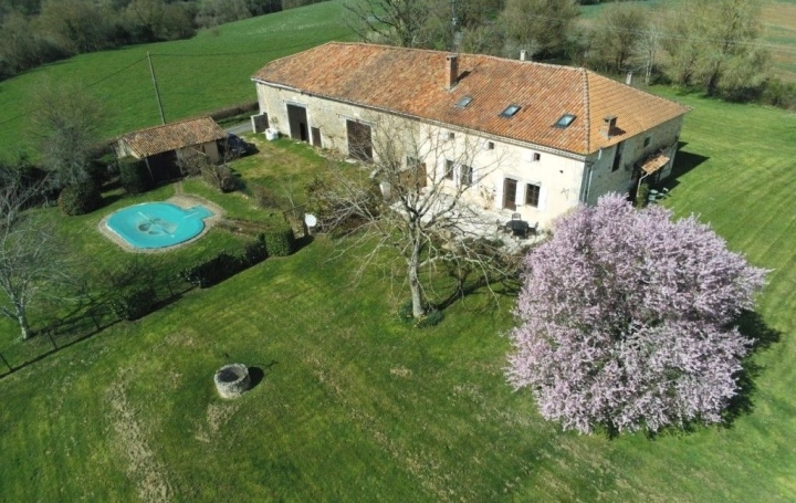 Maison CHAMPAGNE-MOUTON 280 m2 336 800 € Maison CHAMPAGNE-MOUTON 280 m2 336 800 €