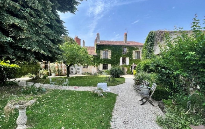 Maison CIVRAY 310 m2 249 950 € Maison CIVRAY 310 m2 249 950 €