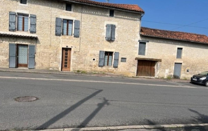 Maison RUFFEC 116 m2 58 000 € Maison RUFFEC 116 m2 58 000 €