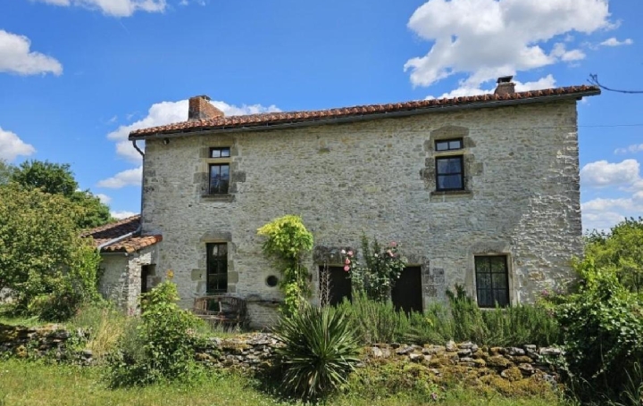 Maison SAINT-CLAUD 135 m2 281 900 € Maison SAINT-CLAUD 135 m2 281 900 €