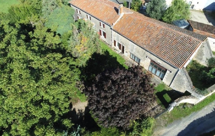 Maison   VILLEFAGNAN  183 m2 145 150 € 