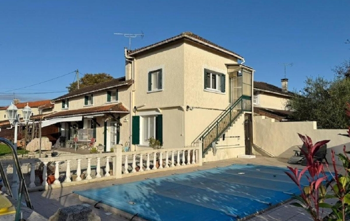 Maison   MANSLE  141 m2 223 400 € 