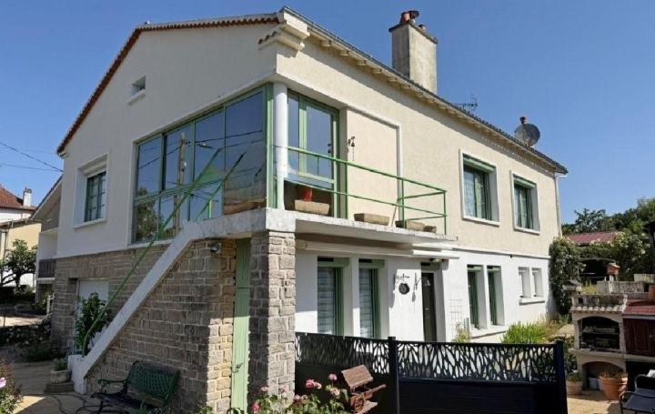 Maison   CIVRAY  147 m2 149 950 € 