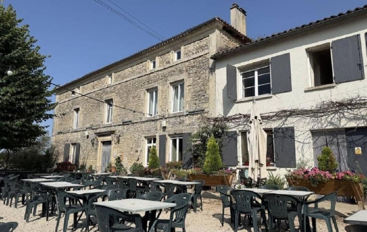 Maison   RUFFEC  342 m2 220 000 € 
