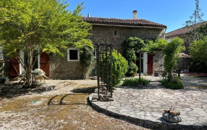Maison   VILLEFAGNAN  147 m2 143 500 € 