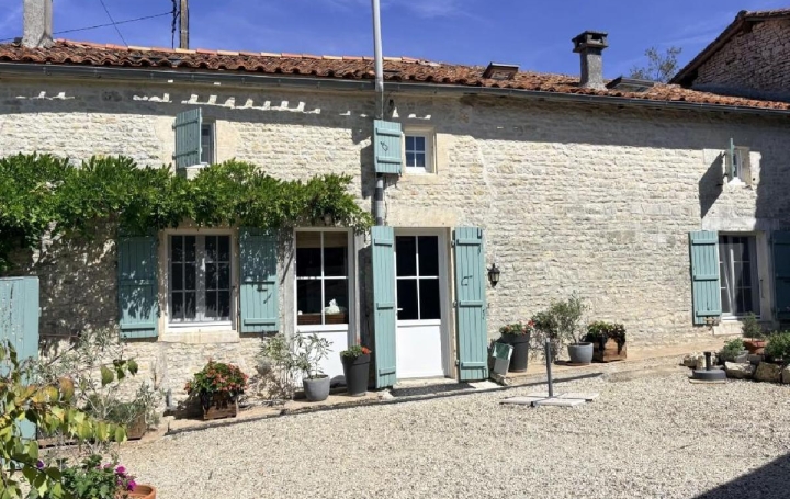 Maison   AUNAC  163 m2 220 000 € 